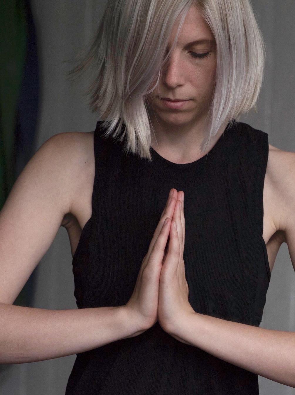 Quiet meditation moment during a guided mobility session